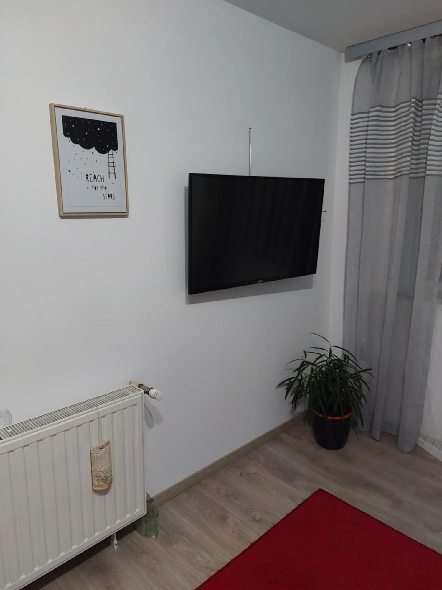 A House, Free Parking, Sauna 코프리브니차 외부 사진