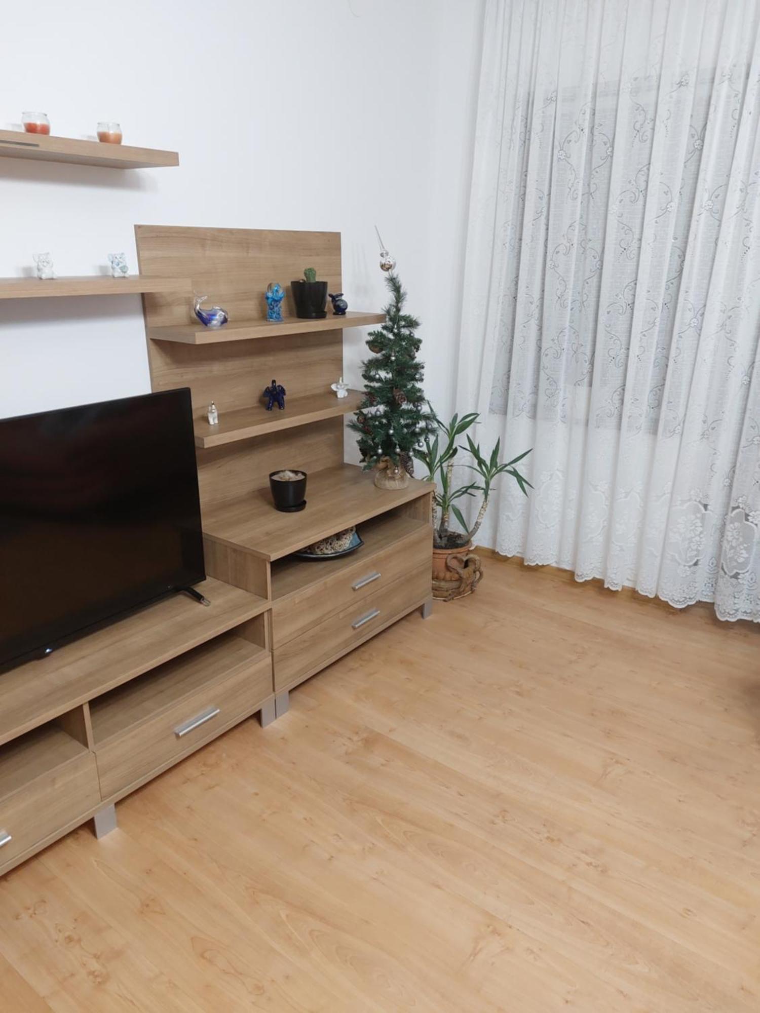 A House, Free Parking, Sauna 코프리브니차 외부 사진